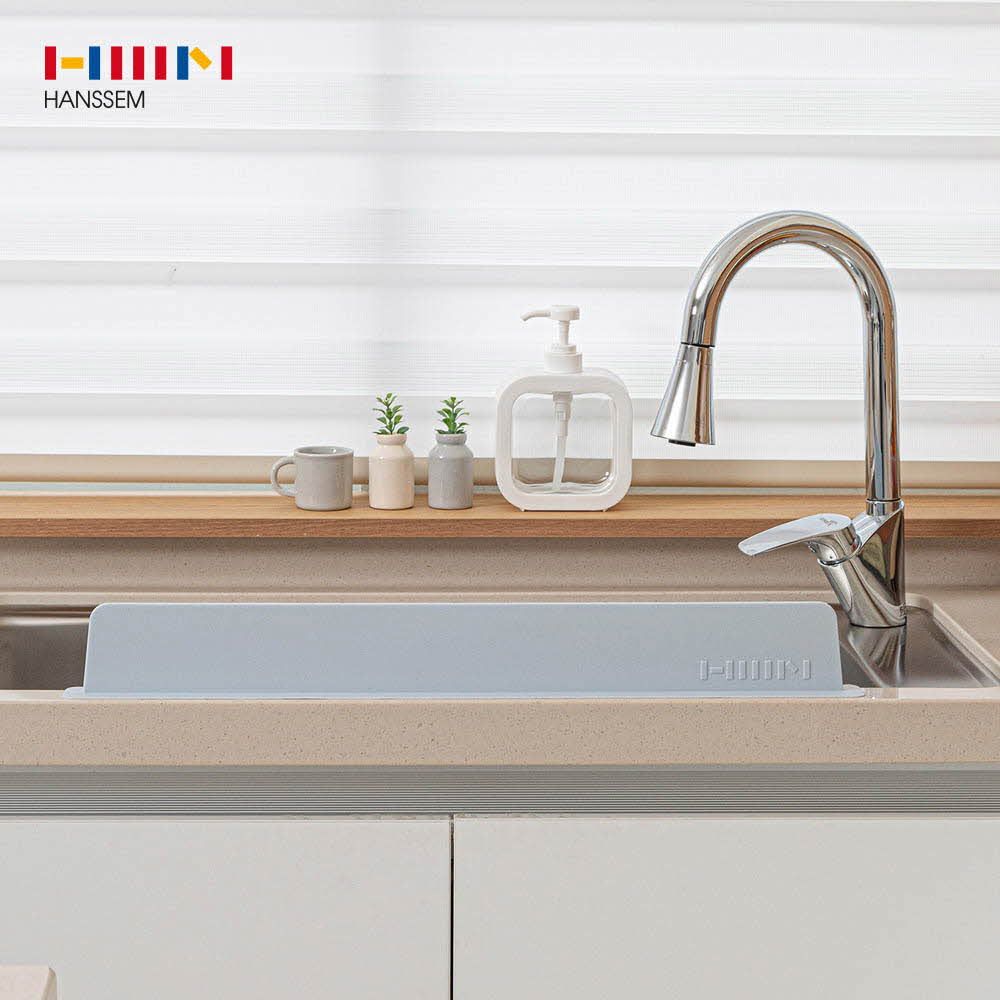 HANSSEM ESilicone Sink Water Guard 61cm Gray – Kitchen Splash Guard with Strong Suction, Flexible Heat-Resistant Faucet Barrier, No Adhesive Needed _ Made in KOREA